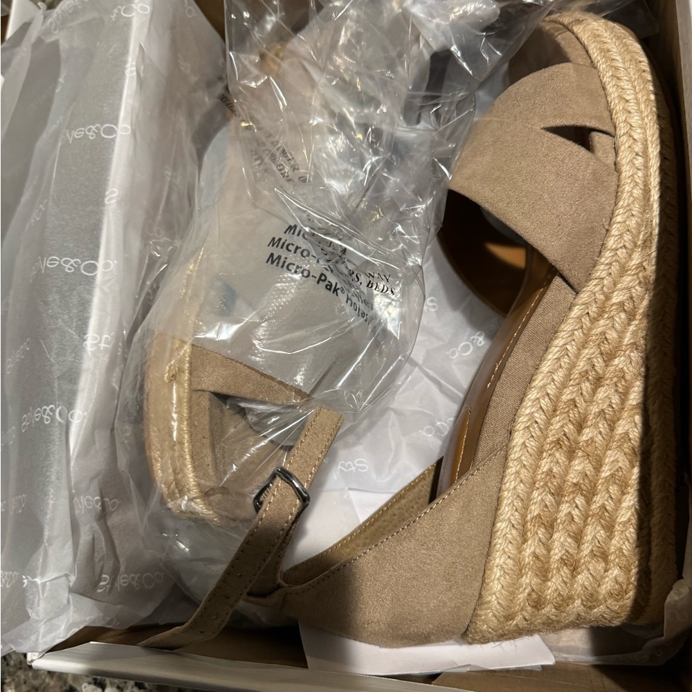 Thea Women's Tan Wedge Sandals size 7 NEW - Picture 7 of 9